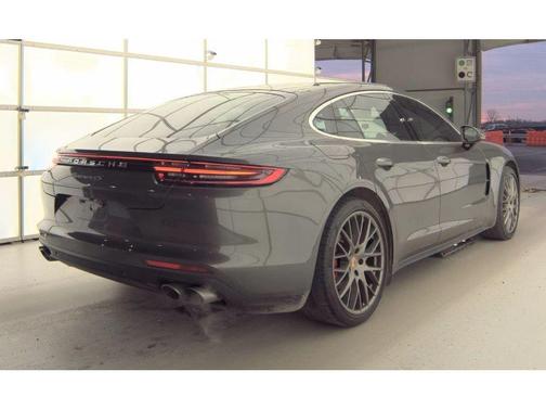 2018 Porsche Panamera 4S
