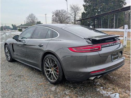 2018 Porsche Panamera 4S