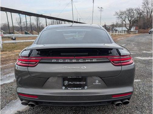 2018 Porsche Panamera 4S