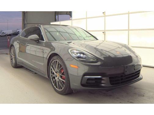 2018 Porsche Panamera 4S