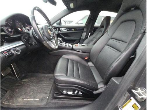 2018 Porsche Panamera 4S