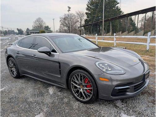 2018 Porsche Panamera 4S