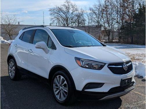 Summit White 2018 Buick Encore Preferred
