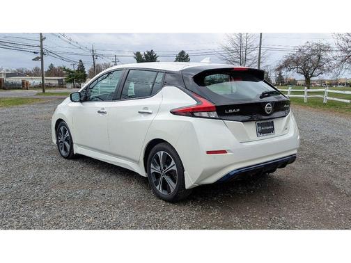 2022 Nissan Leaf SV