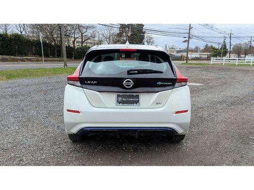 2022 Nissan Leaf SV