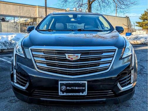 Stellar Black Metallic 2017 Cadillac XT5 Luxury