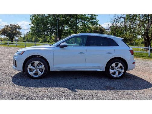 2022 Audi Q5 45 S line Premium Plus