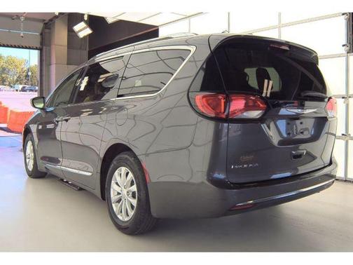 2019 Chrysler Pacifica Touring-L