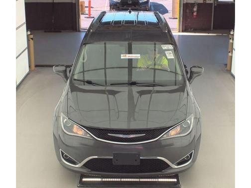 2019 Chrysler Pacifica Touring-L