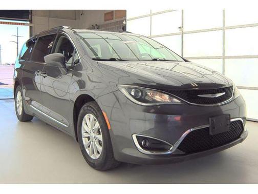2019 Chrysler Pacifica Touring-L