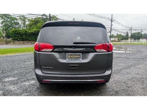 2019 Chrysler Pacifica Touring-L