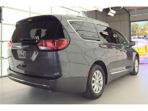 2019 Chrysler Pacifica Touring-L