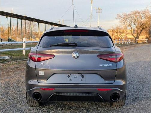 2022 Alfa Romeo Stelvio Veloce