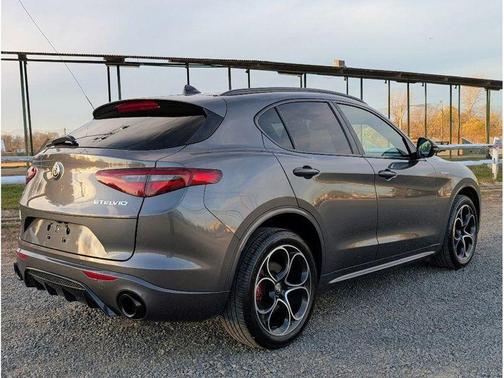 2022 Alfa Romeo Stelvio Veloce