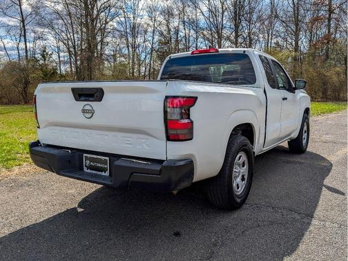 Glacier White 2024 Nissan Frontier S