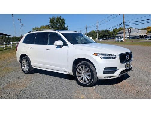 2016 Volvo XC90 T6 Momentum