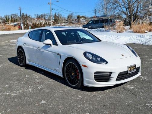 2016 Porsche Panamera GTS