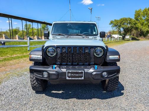 Earl Clearcoat 2023 Jeep Wrangler 4xe Base