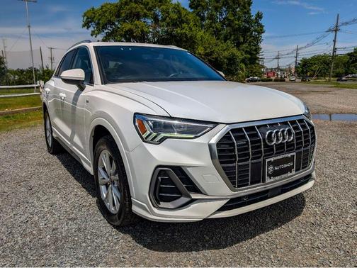 Arkona White 2024 Audi Q3 45 S line Premium