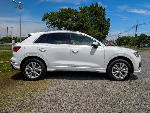 Arkona White 2024 Audi Q3 45 S line Premium