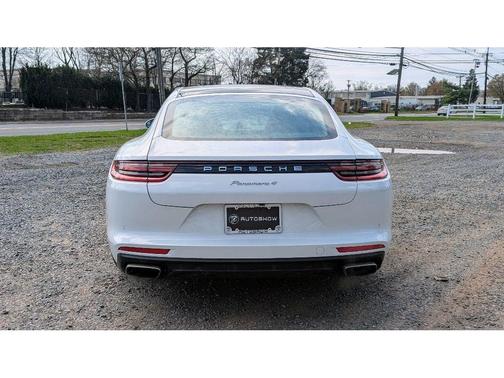 2018 Porsche Panamera 4
