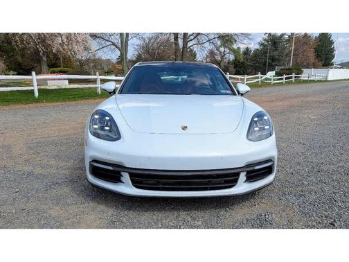 2018 Porsche Panamera 4