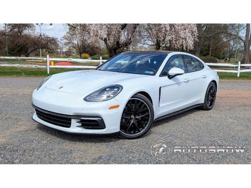 2018 Porsche Panamera 4