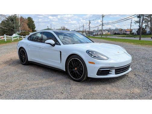 2018 Porsche Panamera 4