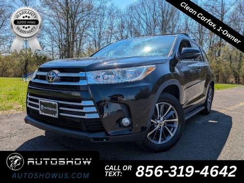 Midnight Black Metallic 2019 Toyota Highlander XLE