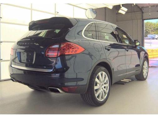 Dark Blue Metallic 2014 Porsche Cayenne S