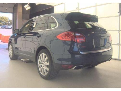 Dark Blue Metallic 2014 Porsche Cayenne S