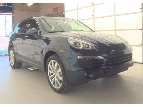 Dark Blue Metallic 2014 Porsche Cayenne S