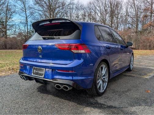 Lapiz Blue Metallic 2024 Volkswagen Golf R 2.0T