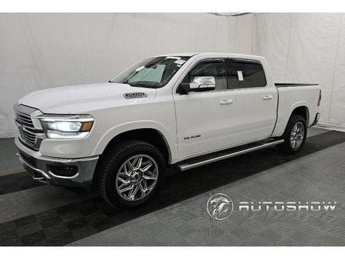 Bright White Clearcoat 2020 RAM 1500 Laramie