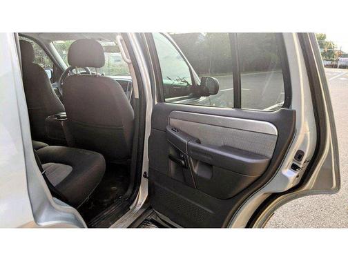 2005 Mercury Mountaineer for sale in Somerset, NJ - image 12