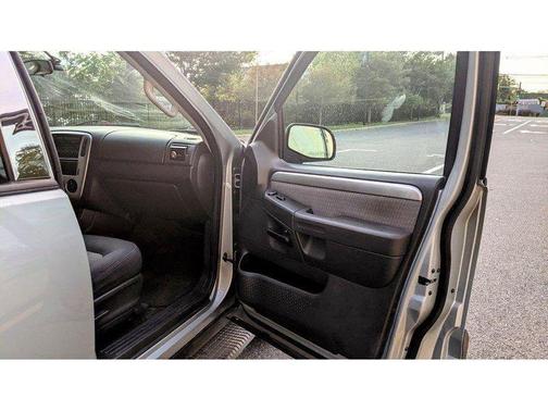2005 Mercury Mountaineer for sale in Somerset, NJ - image 11