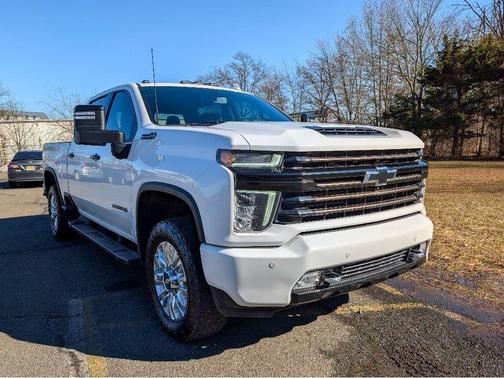 Summit White 2022 Chevrolet Silverado 2500 High Country