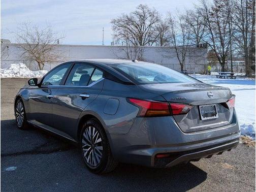 Gun Metallic 2024 Nissan Altima 2.5 SV