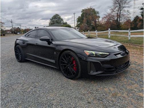 2022 Audi RS e-tron GT Base