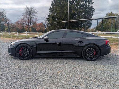 2022 Audi RS e-tron GT Base