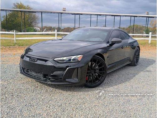 2022 Audi RS e-tron GT Base