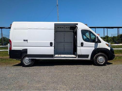 Bright White Clearcoat 2026 RAM ProMaster 2500 High Roof