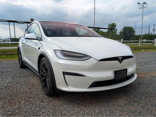 Pearl White Multi 2022 Tesla Model X Base