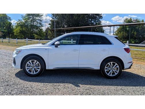 Arkona White 2025 Audi Q3 45 S line Premium