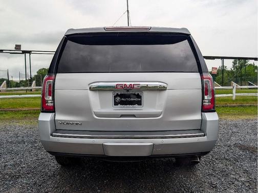 Quicksilver Metallic 2018 GMC Yukon Denali