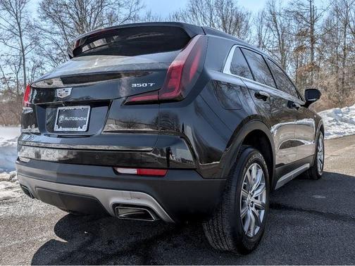 Stellar Black Metallic 2020 Cadillac XT4 Premium Luxury