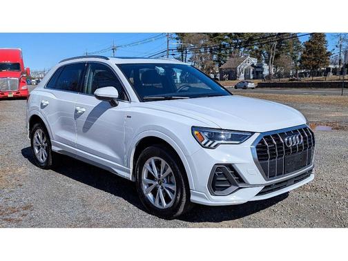 2024 Audi Q3 45 S line Premium