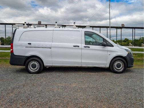 Arctic White 2022 Mercedes-Benz Metris Base