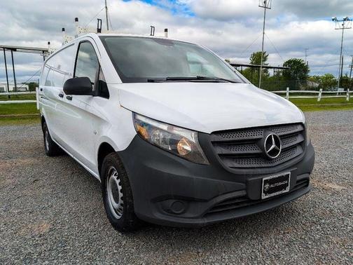 Arctic White 2022 Mercedes-Benz Metris Base