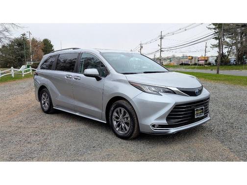 2023 Toyota Sienna XLE
